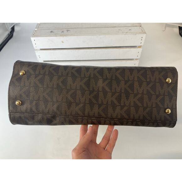 MCHAEL KORS, BROWN, TAN SIGNATURE PVC LETATHER SHOULDER BAG - Picture 11 of 16